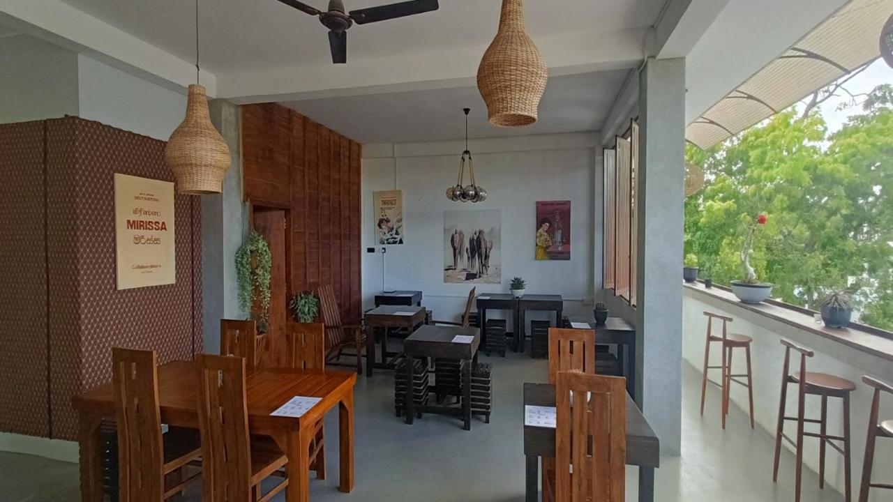 Yasis Surf Lodge Mirissa Εξωτερικό φωτογραφία